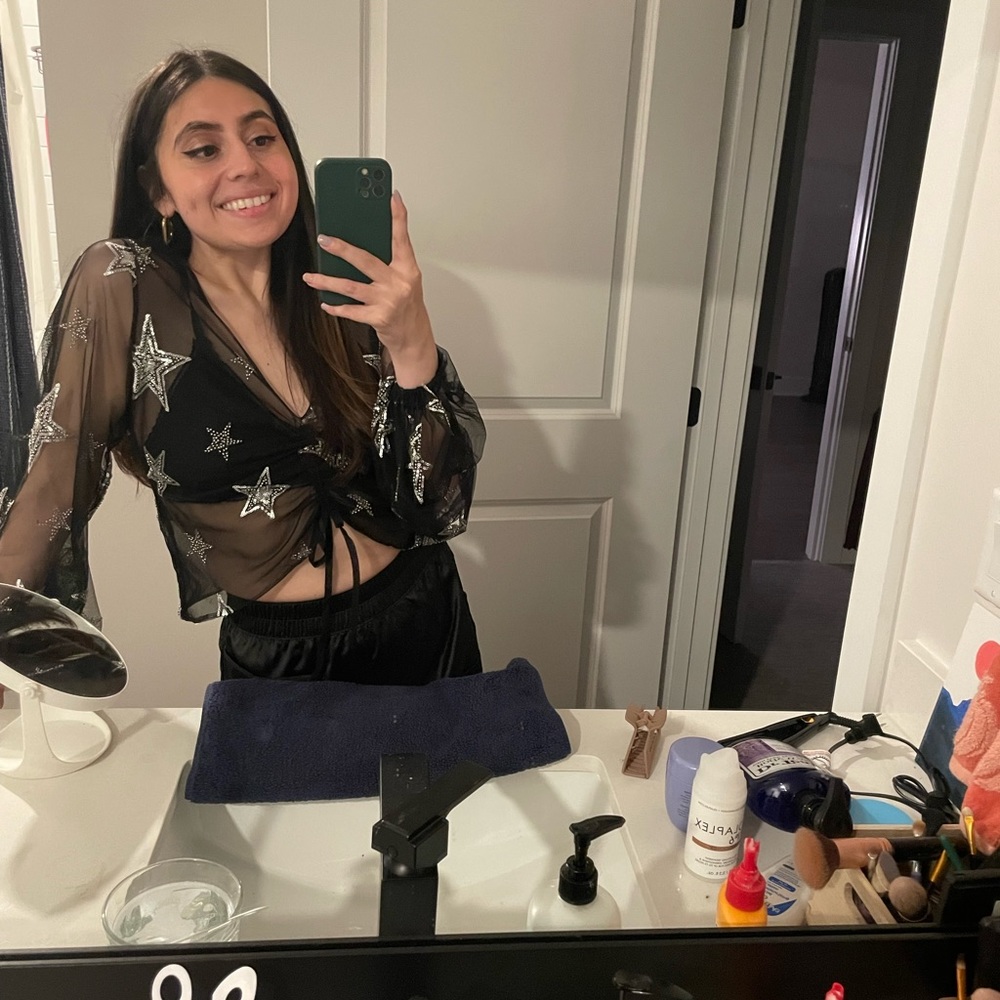 Meet your Posher, Yani